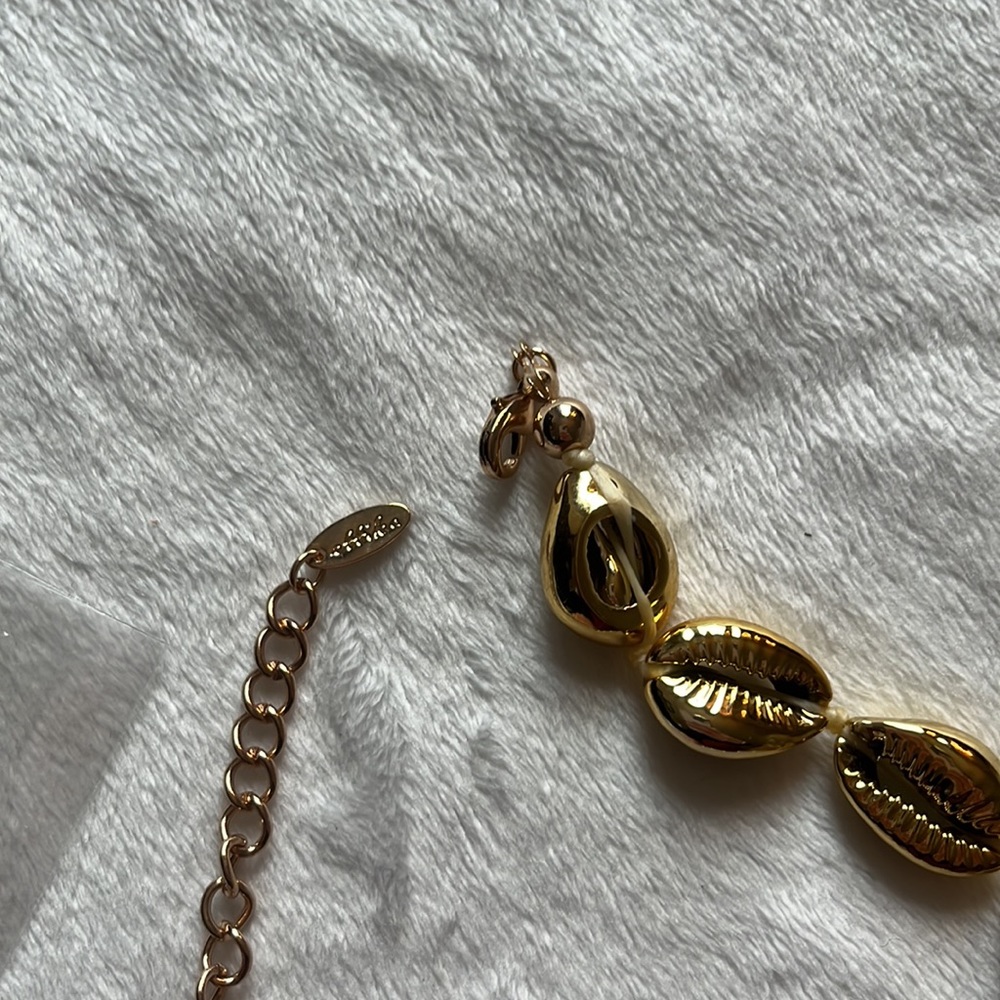 Ettika Cowrie shell 18k gold plated Necklace - Picture 7 of 8